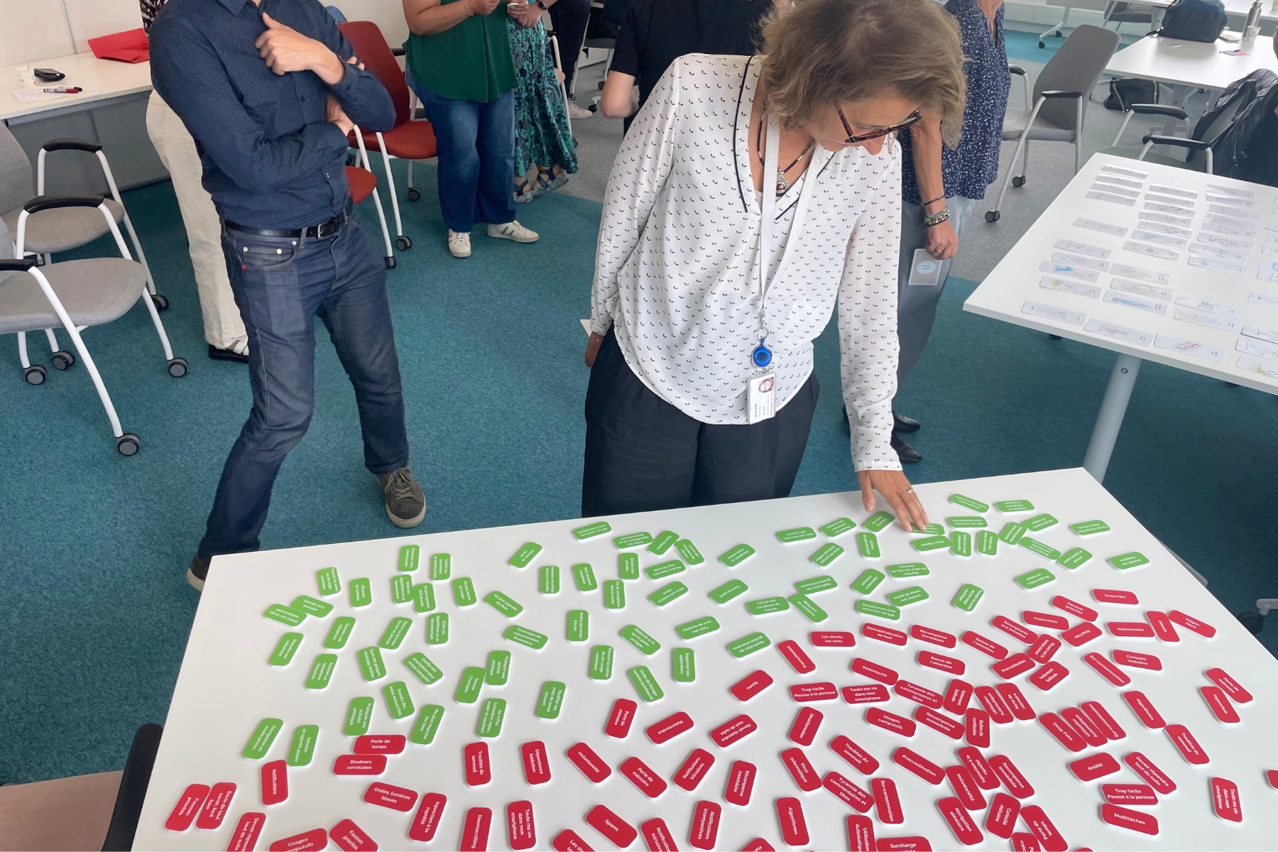 Découvrez notre jeu sérieux pour aborder la collaboration au sein de vos équipes. 